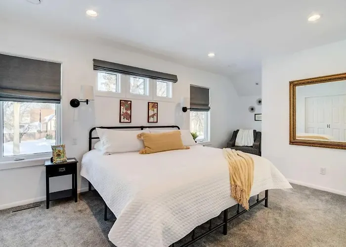 Moorhead Home Rental Near Downtown Fargo