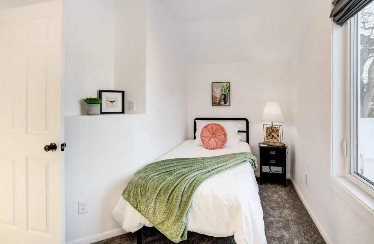 Near Downtown Fargo Holiday home
